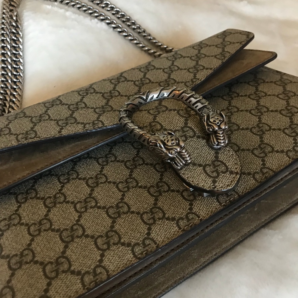 I’m selling a Gucci Dionysus Supreme bag.